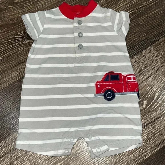 Carter's Other - 3 month short outfit